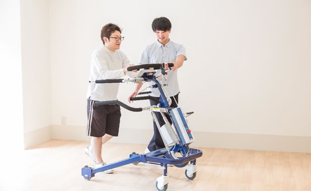 写真:ポポ 免荷式歩行器