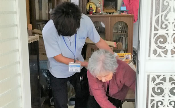 写真:家屋調査の様子